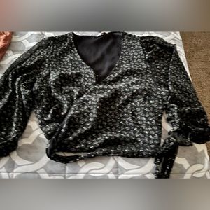 American eagle floral wrap top